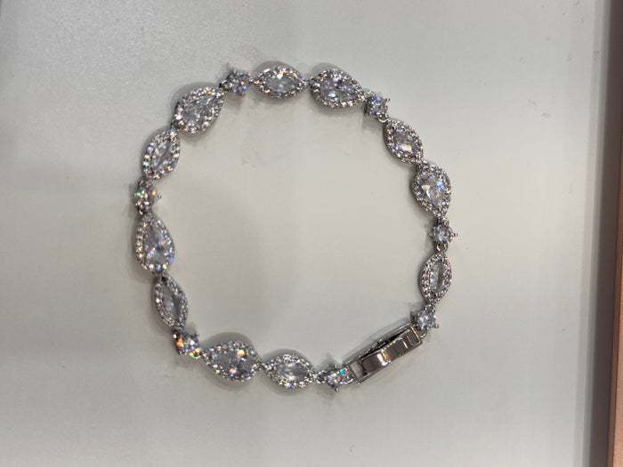 Mercedes Bracelet | Designs by Conception