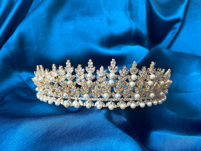 Amelia Tiara | dESIGN by Conception