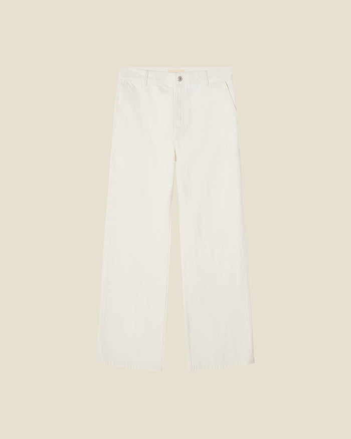 Genua Chino Natural White flat (beige background)