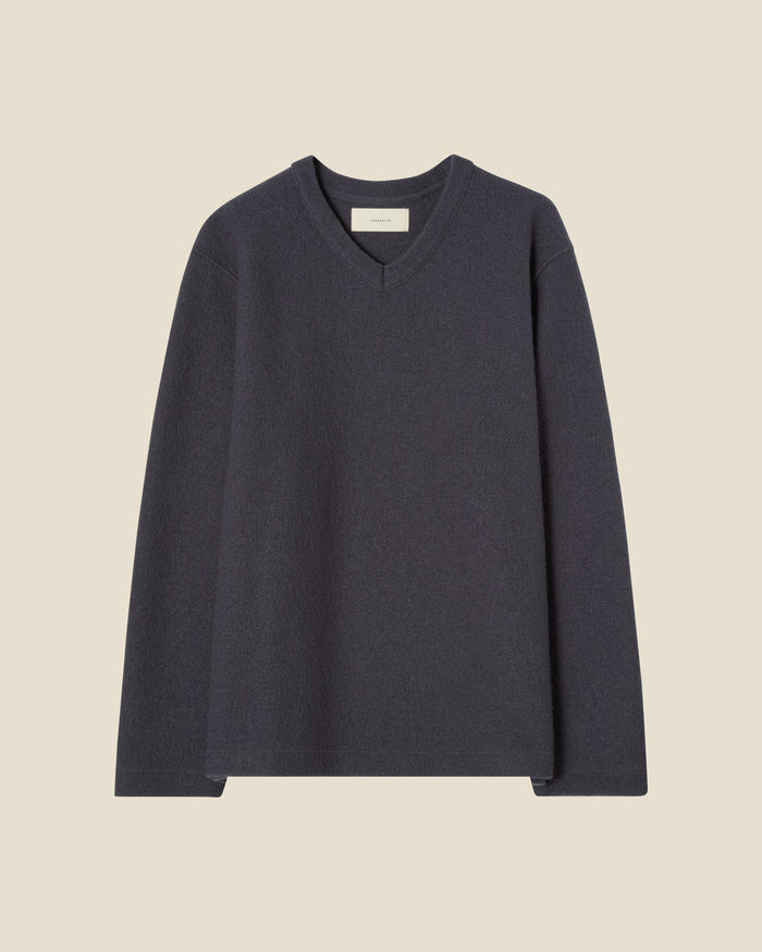 Luca Anthracite flat (beige background)