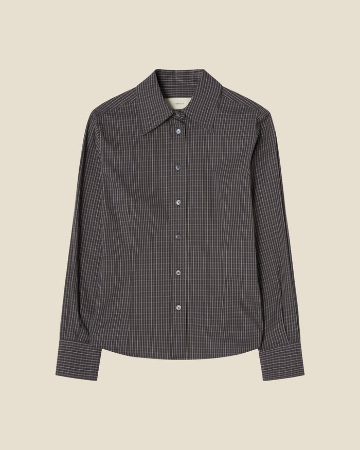 Martha Black Check flat (beige background)