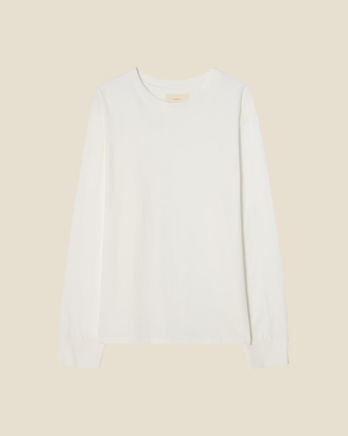 Mino Natural White flat (beige background)