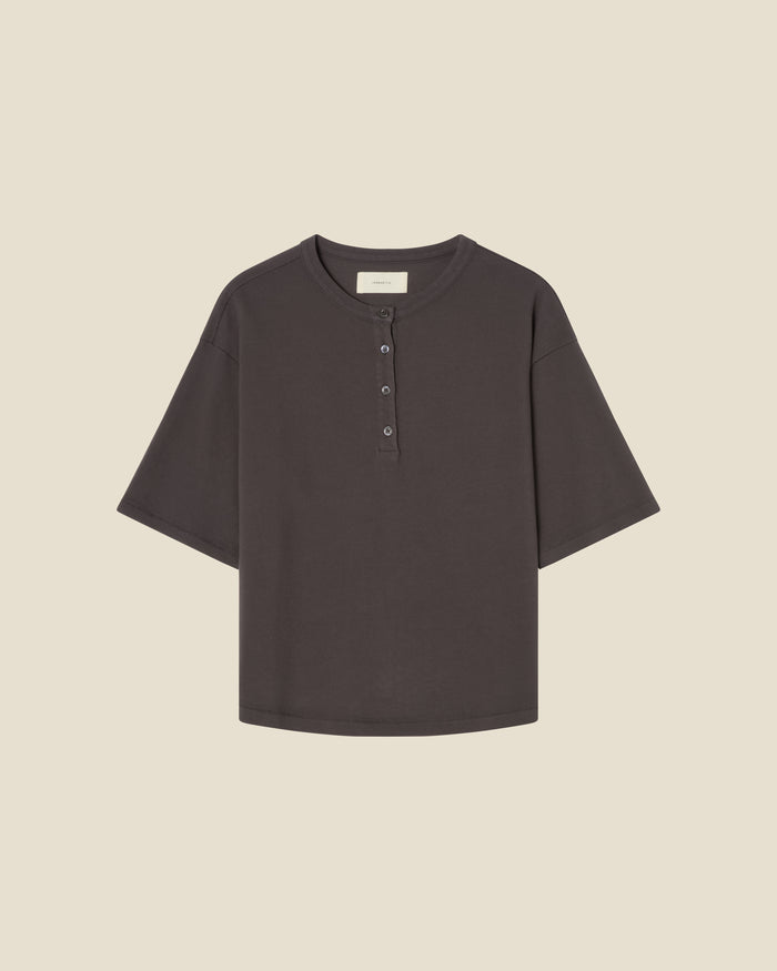 Noh Grey Lilac flat (beige background)
