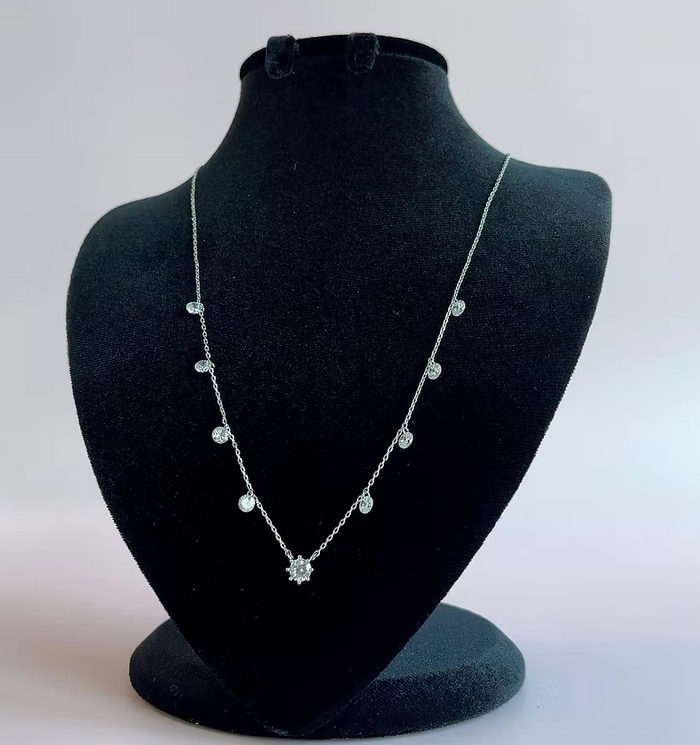 Presence Neclace | Design by Conception