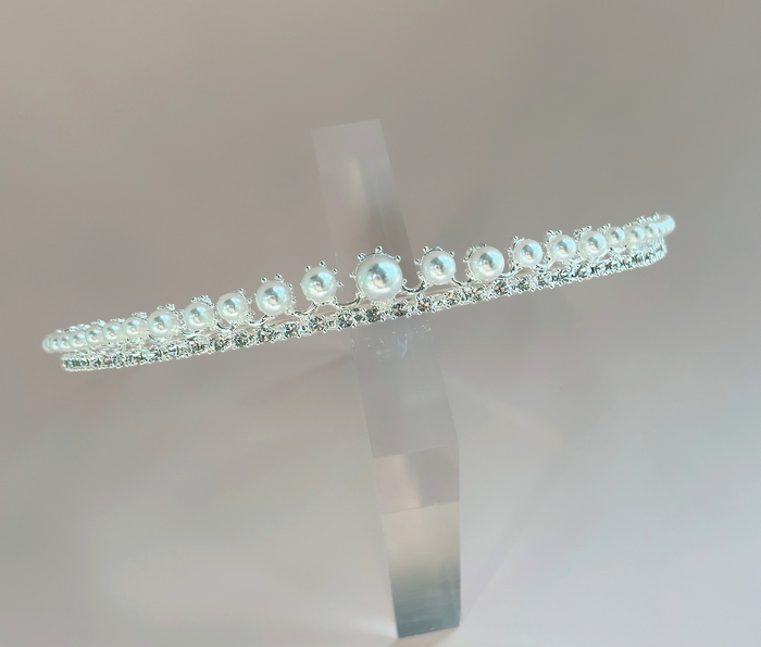 Stephanie Tiara | Design by Conception