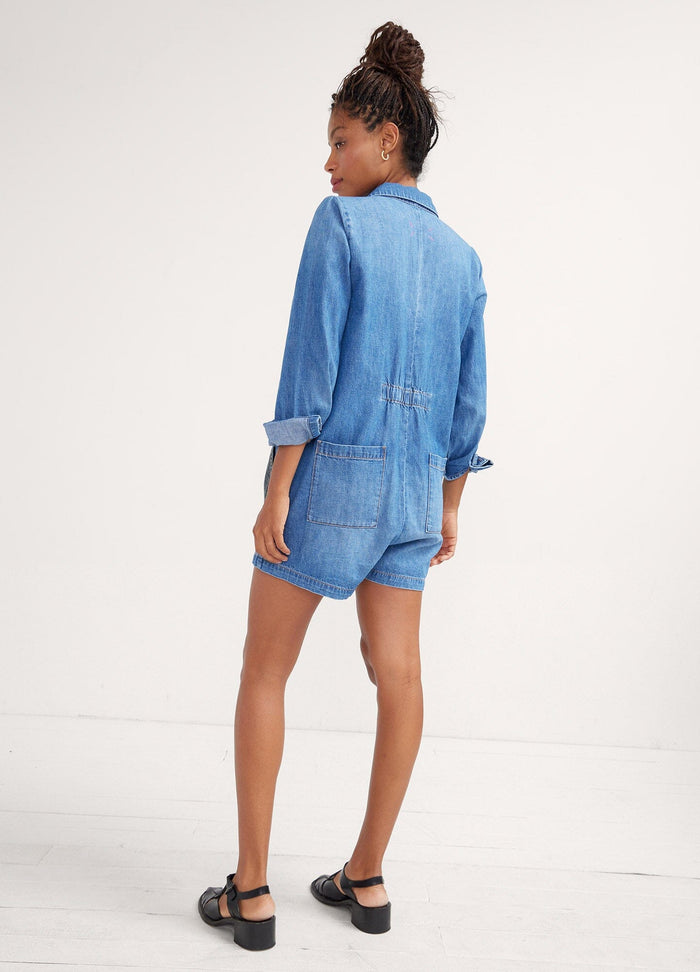 color:indigo