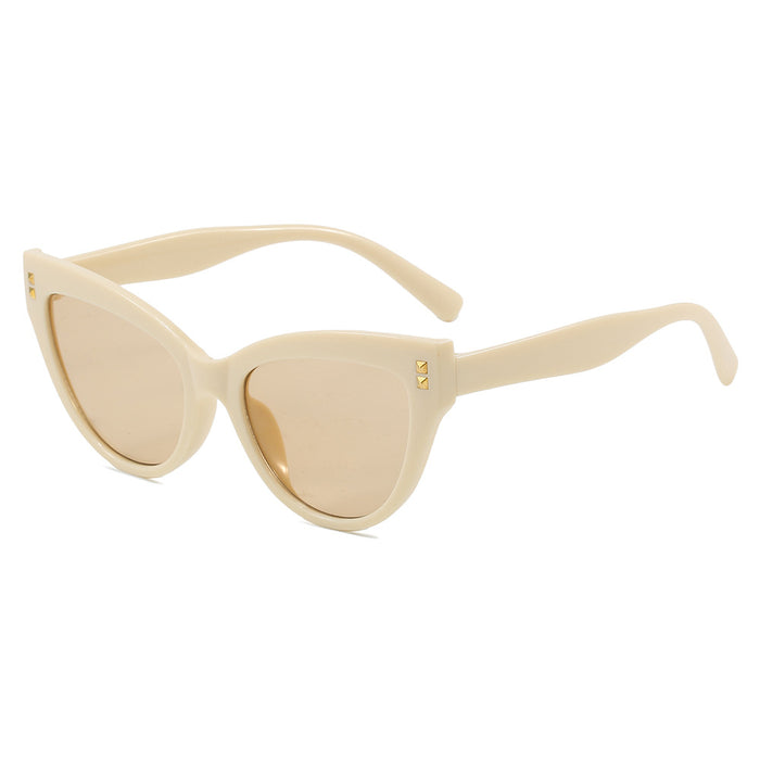Beige frame tea slices